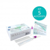 Photo de la boîte et du contenu des autotests COVID Deepblue, incluant 5 tests individuels avec accessoires : écouvillons, tubes et solutions.